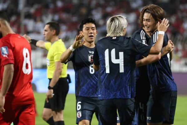 日本代表FWの顔面にレーザーを照射し、君が代を妨害…FIFAが170万円の罰金処分