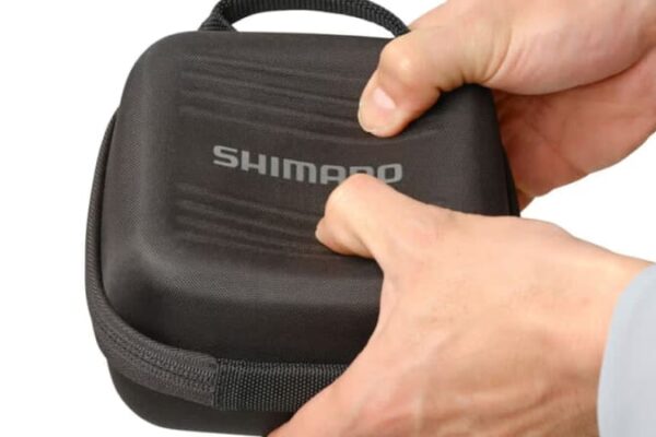 ［シマノ新製品］「安心感がスゴい」「専用ケースが欲しかった！」大切なギアをしっかりと保護するセミハードケース登場！