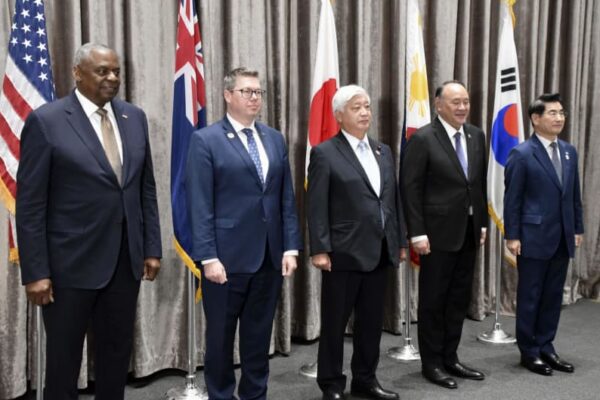 日米豪比韓5カ国防衛相が初会談