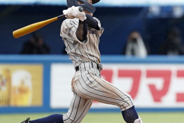 横浜、敦賀気比が4強