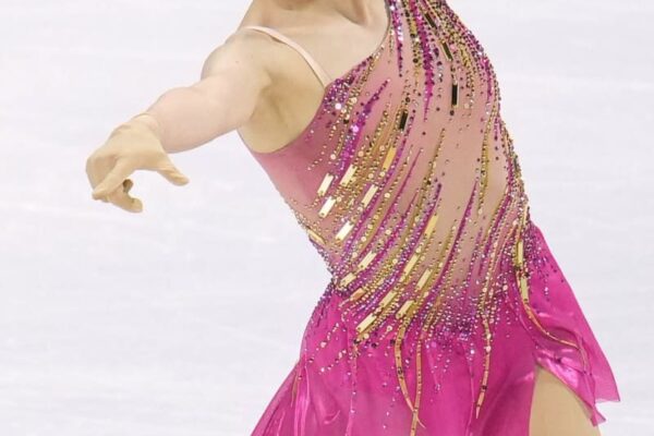 千葉百音、佐藤駿がSP首位