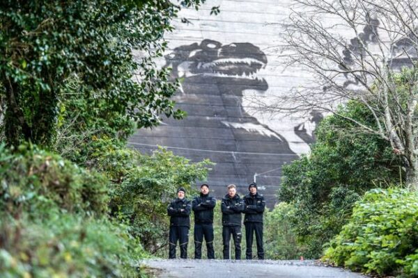 佐賀の山奥に巨大「ゴジラ」出現！全貌ついに公開　まさかの人力、ヤバすぎる完成度