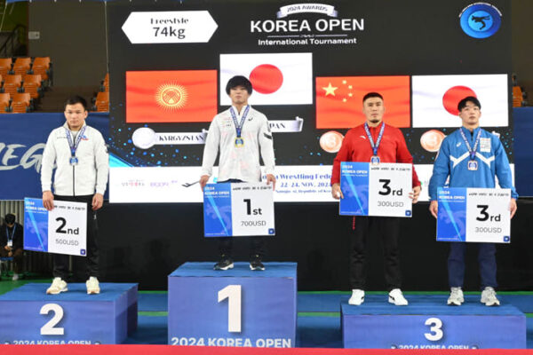 ＜レスリング＞【写真集】2024年韓国オープン国際大会／男子フリースタイル74kg級・青柳善の輔（クリナップ）