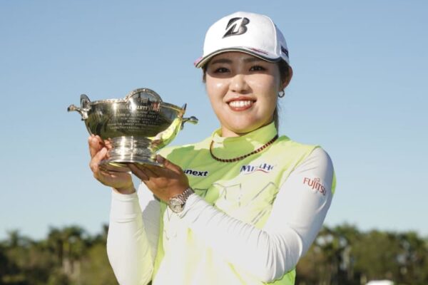 古江彩佳は10位から9位に