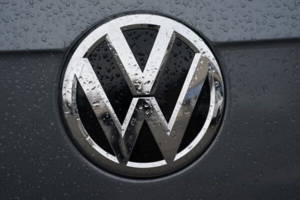VW、中国ウイグルの工場売却