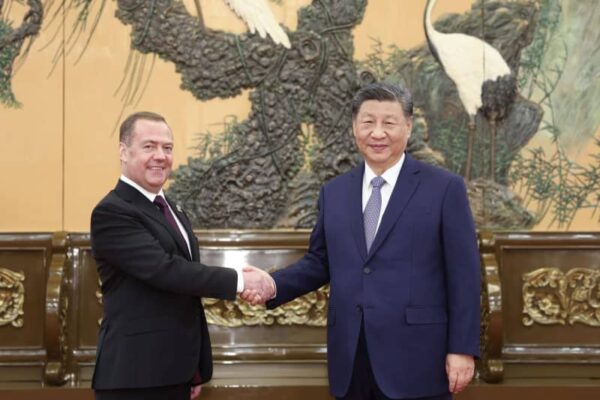 習氏、対ロシア関係の発展を強調