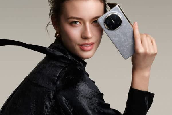 業界トップブランド、HUAWEIによる折りたたみスマートフォンのイノベーションに隠された巧妙な戦略とは