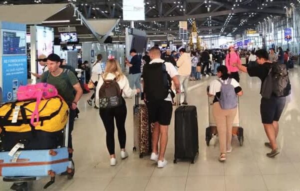 【アジア】【年始特集】アジア景気、慎重な見方拡大［経済］