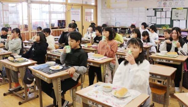 中津市豊田小、給食「ストローレス大作戦」　プラごみ削減へ6年生が提唱、全校で推進【大分県】