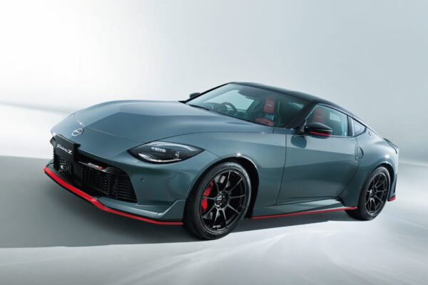 ニッサン、フェアレディZの2025年度生産車の注文受付を開始。『NISMO』は1000台を予定