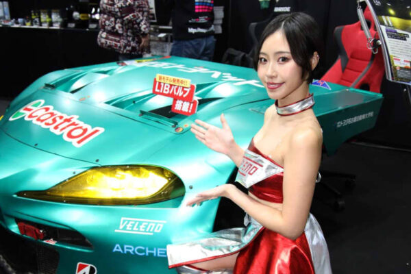 スーパーGTでも使われるLEDライトの“VELENO”、スカイラインGT-Rのリペアライトを開発中〈東京オートサロン2025〉