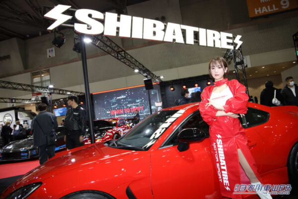 ドリフトで有名な“シバタイヤ”、高性能＆低価格のスタッドレスを開発／販売〈東京オートサロン2025〉
