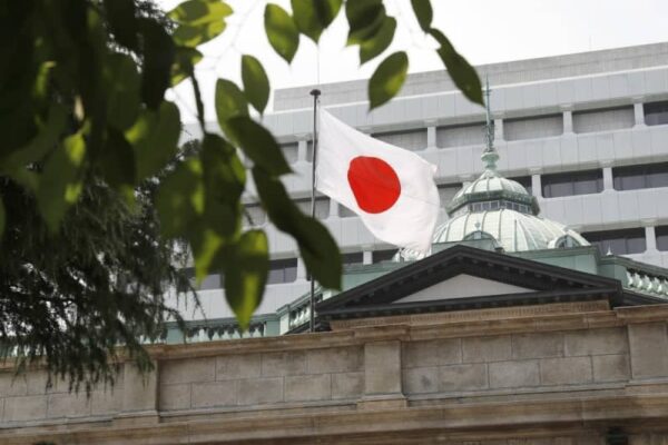 日銀、来週会合で追加利上げ検討