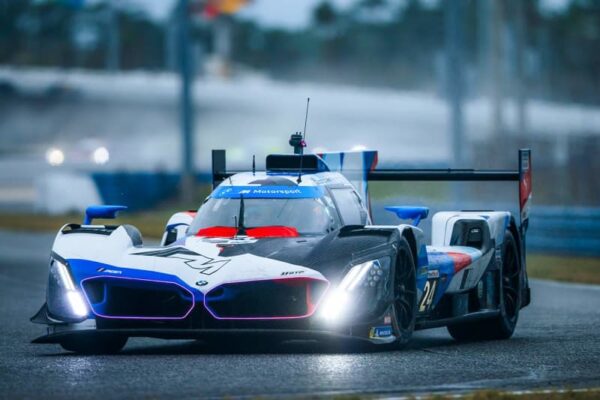テスト最速のBMW Mハイブリッド V8、初の“ジョーカー”使用を認める「レース後に分かるだろう」