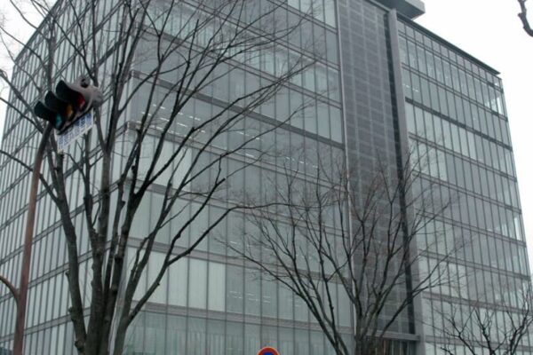 闇バイト応募の中国籍男、他人のクレカで家具230点不正購入　窃盗など疑いで追送検