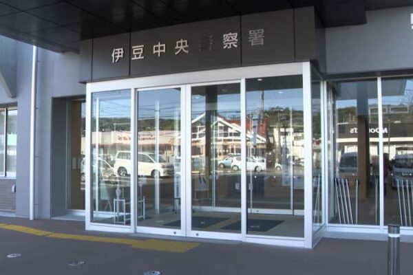 雨漏りの補修作業をしていた27歳の男性が死亡 4階建て事業所の屋上から転落＝静岡・伊豆の国市