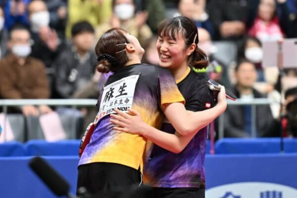 初優勝の麻生麗名/笹尾明日香ペア「自信を持ってプレーできた」早田ひなからのエール明かす＜全日本卓球2025＞