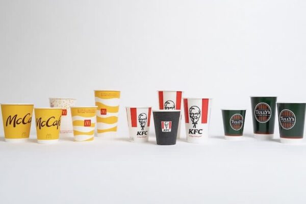 マックとケンタッキー、タリーズが紙カップの共同回収開始――王子ホールディングスの技術で紙タオルに再生へ