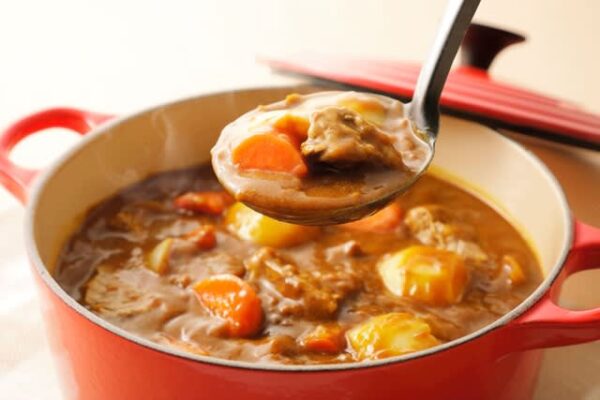 混ぜた方がおいしい？　市販のカレールウ｢3種使う｣｢バーモントとジャワが好き｣　→メーカーの見解は