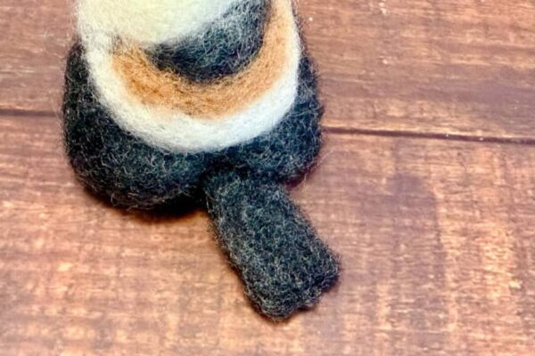 シマエナガの「ニードルフェルト」作ってみた！初心者でもかわいく上手に作るポイントも紹介♪