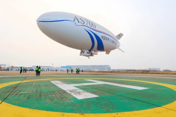 中国国産の電動飛行船AS700D、初の試験飛行に成功