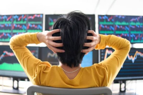 資産運用「株式＋債券でパフォーマンス安定」のはずが「待って、価格が同時に下がってる！」…いま、投資の世界に起きていること