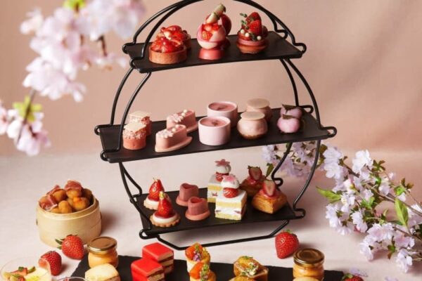 ANAインターコンチネンタルホテル東京“桜＆イースター”テーマの「苺アフタヌーンティー」月替わりで