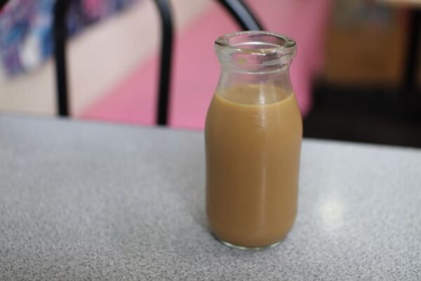 明治の瓶入りコーヒー終了にネット騒然！「銭湯の定番が消えるなんて」