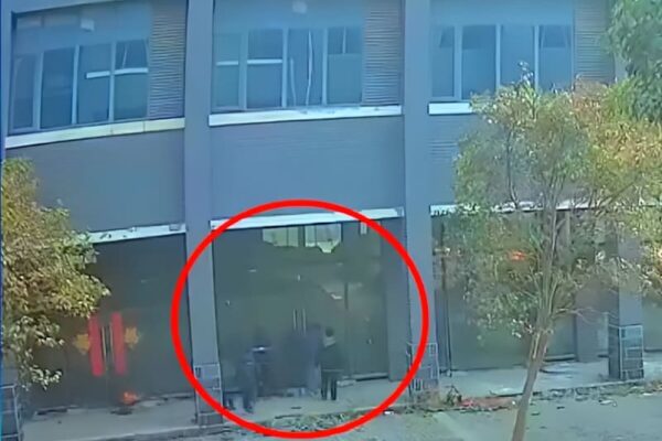 6人の子どもが建物に花火を押し込み火災に、漁網が焼失し8200万円の被害―中国