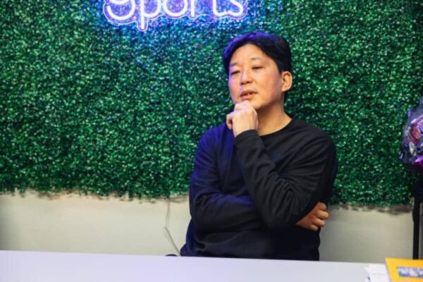 川崎フロンターレの“成功”支えた天野春果と恋塚唯。「企業依存脱却」模索するスポーツ界で背負う新たな役割