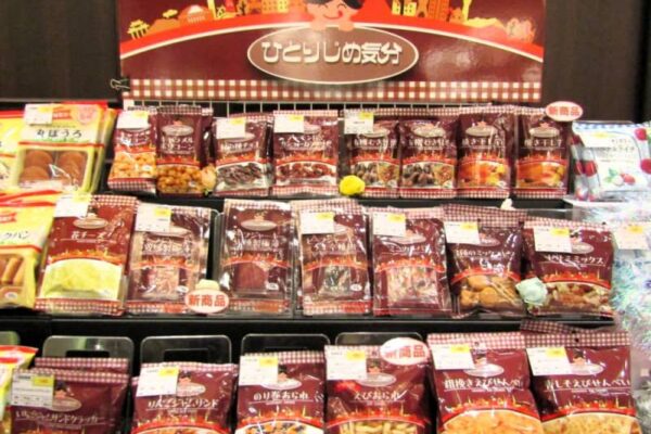 100円均一菓子の人気商品を大袋化　「お客様にとって実質値上げにはならない」工夫で需要喚起　JCC
