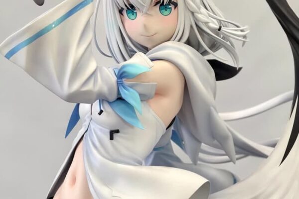 幕張には“等身大”も降臨！ホロライブ「白上フブキ」がフィギュア化　透明感溢れる仕上がりに