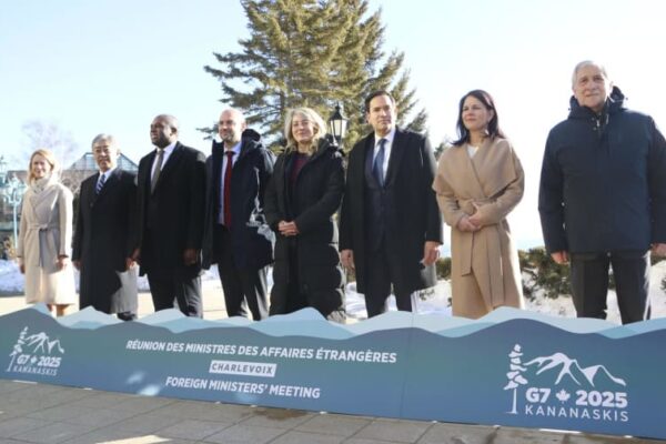 揺れるG7外相会合、結束焦点