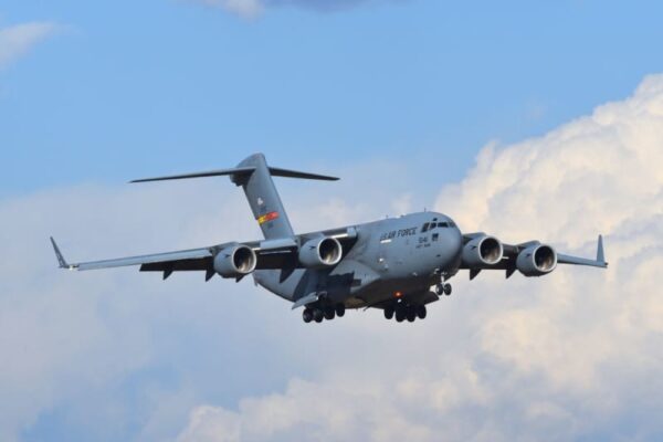 石破首相のC-17導入発言の真意