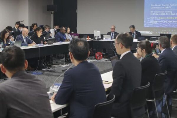 サンマ漁獲枠、10％減を議論
