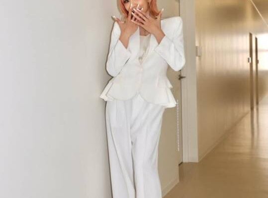 「新鮮で可愛い」倖田來未、すっきりとしたオールホワイトコーデに絶賛の声「めちゃくちゃ似合ってます」