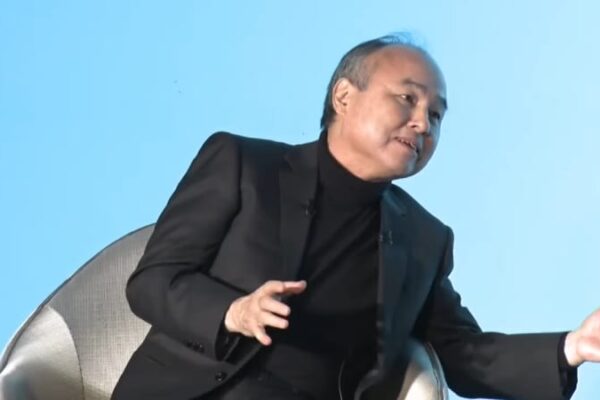 この先、AIは人間を攻撃対象とするのか？　孫正義氏とサム・アルトマン氏が予測する、人工超知能時代の世界
