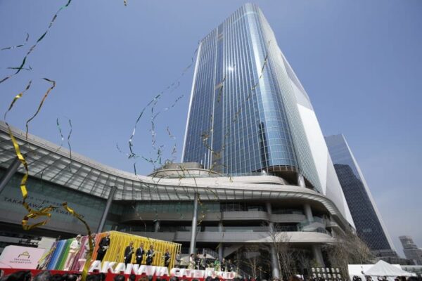 東京・高輪再開発で街開き