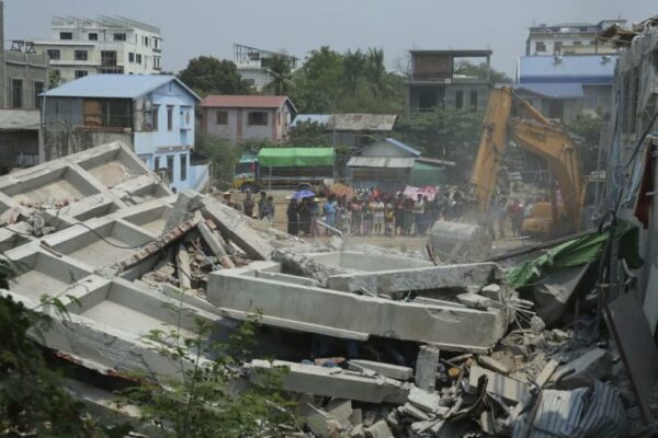 ミャンマー、地震死者1644人