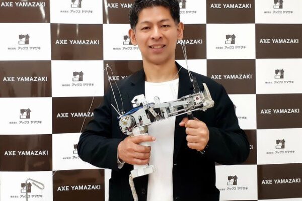 立体物を縫える！？ミシンはここまで進化した…世界的自動車メーカーとの異業種連携で生まれた革新的機種の「すごさ」