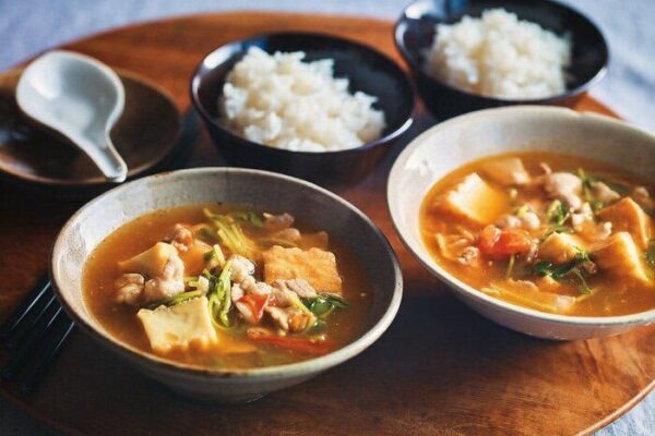 ご飯やパンを添えるだけ！多くの食材も不要！大満足の一皿完結スープレシピ