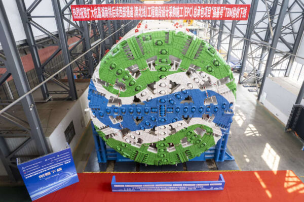 中国最大直径、土圧バランス式ダブルシールド機が完成　湖南省