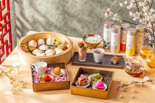 ヒルトン名古屋、春を彩るいちごと桜の饗宴「いちごチャイニーズアフタヌーンティー」を提供