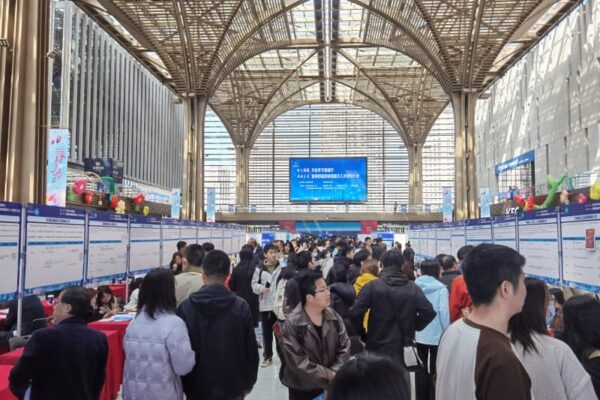 中国・天津浜海新区でハイレベル人材向けの就職説明会