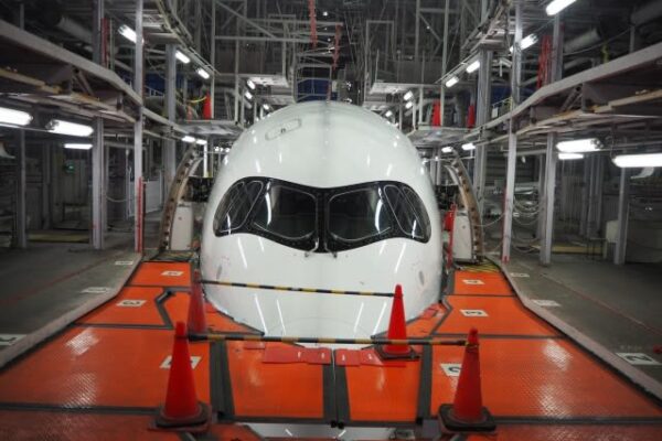 作業風景を大公開！JAL、A350-1000 初の重整備を実施