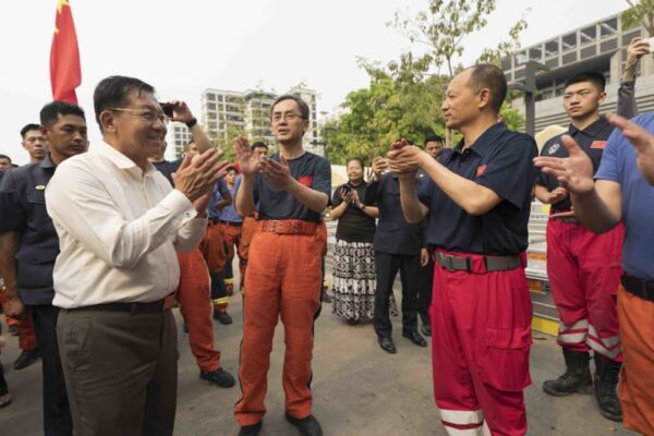 ミャンマー指導者、中国の救援隊を慰労