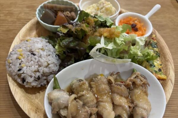 【大阪のおすすめグルメ】堺筋本町の海鮮ランチ、扇町のおにぎり食べ放題ランチ、天満の食堂ごはんなど