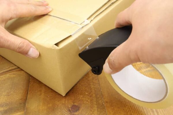 今までの不便は何だったんだ…梱包に「OPPテープカッター」を使いたくなる目からウロコの仕掛けとは？