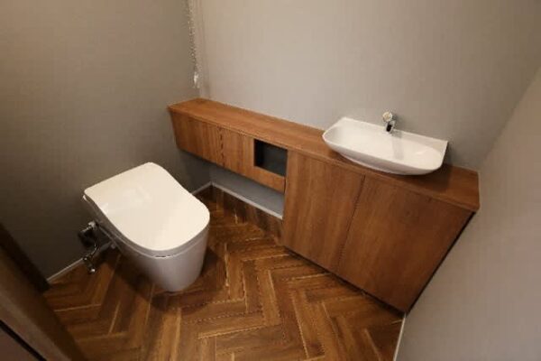 中国人女性、家賃節約のためトイレ生活「月1万6000円超の家賃は絶対無理！」生活する姿を投稿