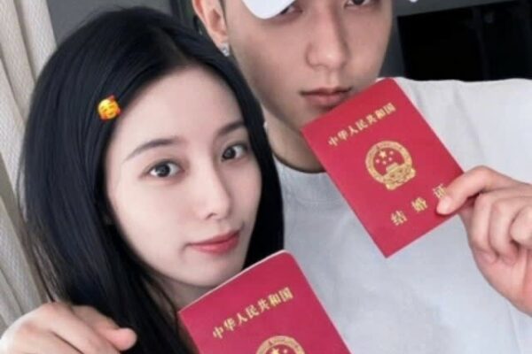 元「EXO」タオ、“中国生理用ナプキン二番煎じ騒動”に怒り→生中継工場設立…「すべての名誉と未来を歩いて」